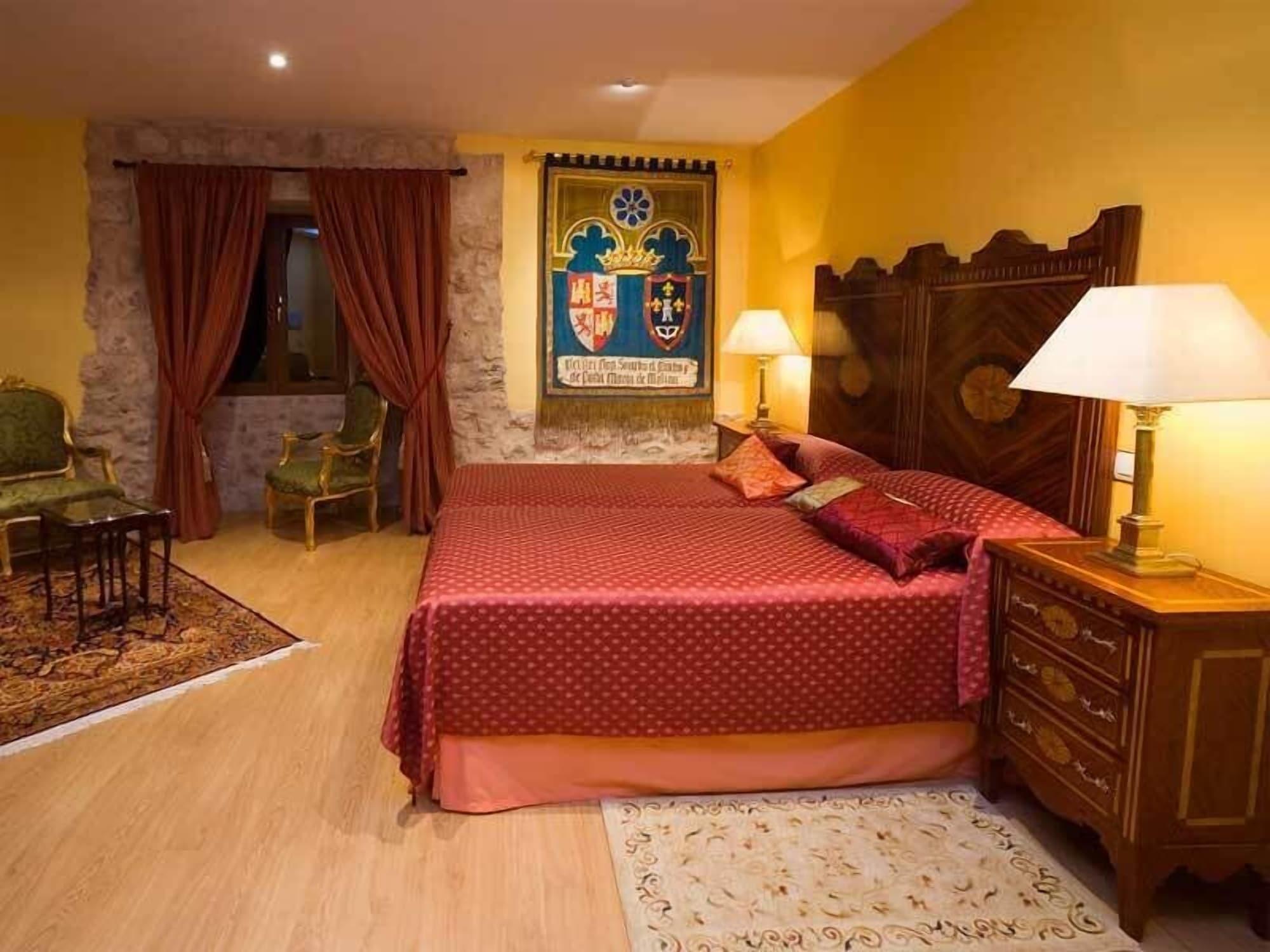 Residencia Real Del Castillo De Curiel Курьель-де-Дуэро Экстерьер фото