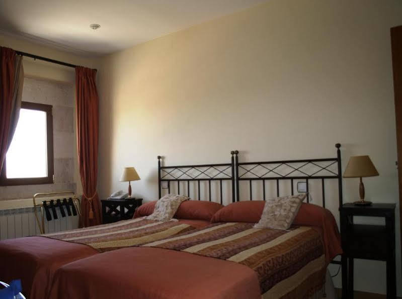 Residencia Real Del Castillo De Curiel Курьель-де-Дуэро Экстерьер фото